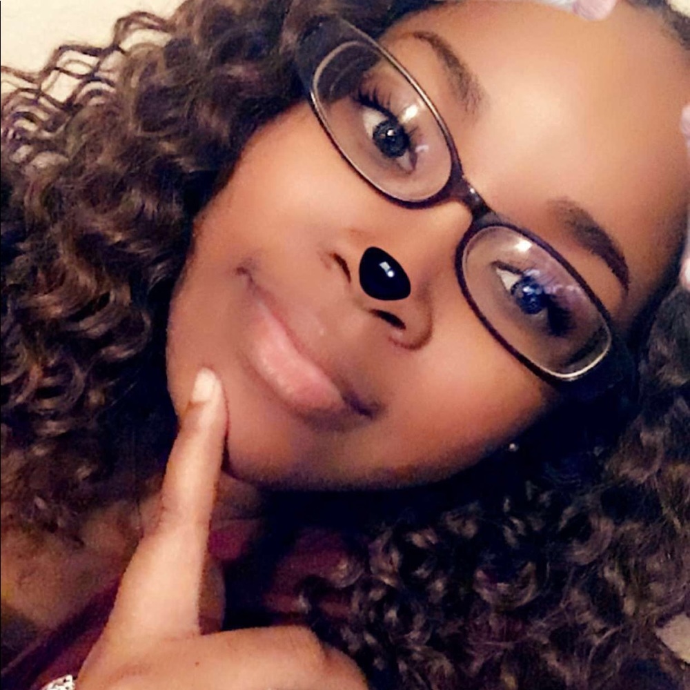 Meet your Posher, Ciera